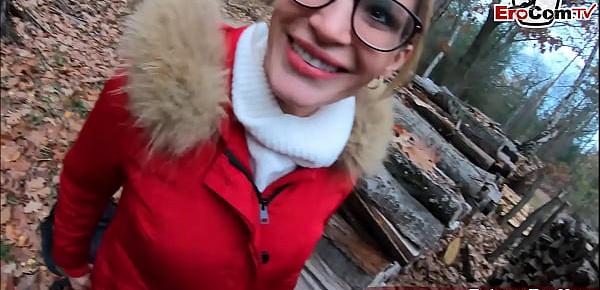 trendsDeutsche amateur milf mit Brille bekommt creampie im Wald